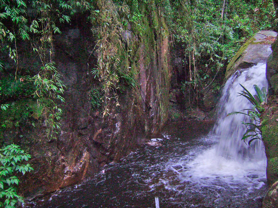 Pontos Turísticos - Cachoeira Toca da Raposa - Visconde de Mauá-RJ